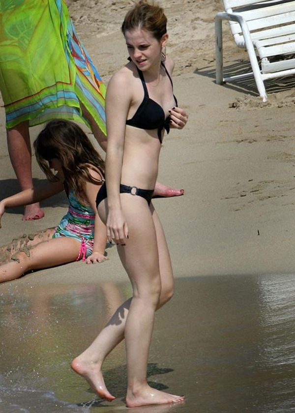 20120114 Emma Watson ass ass bikini 02